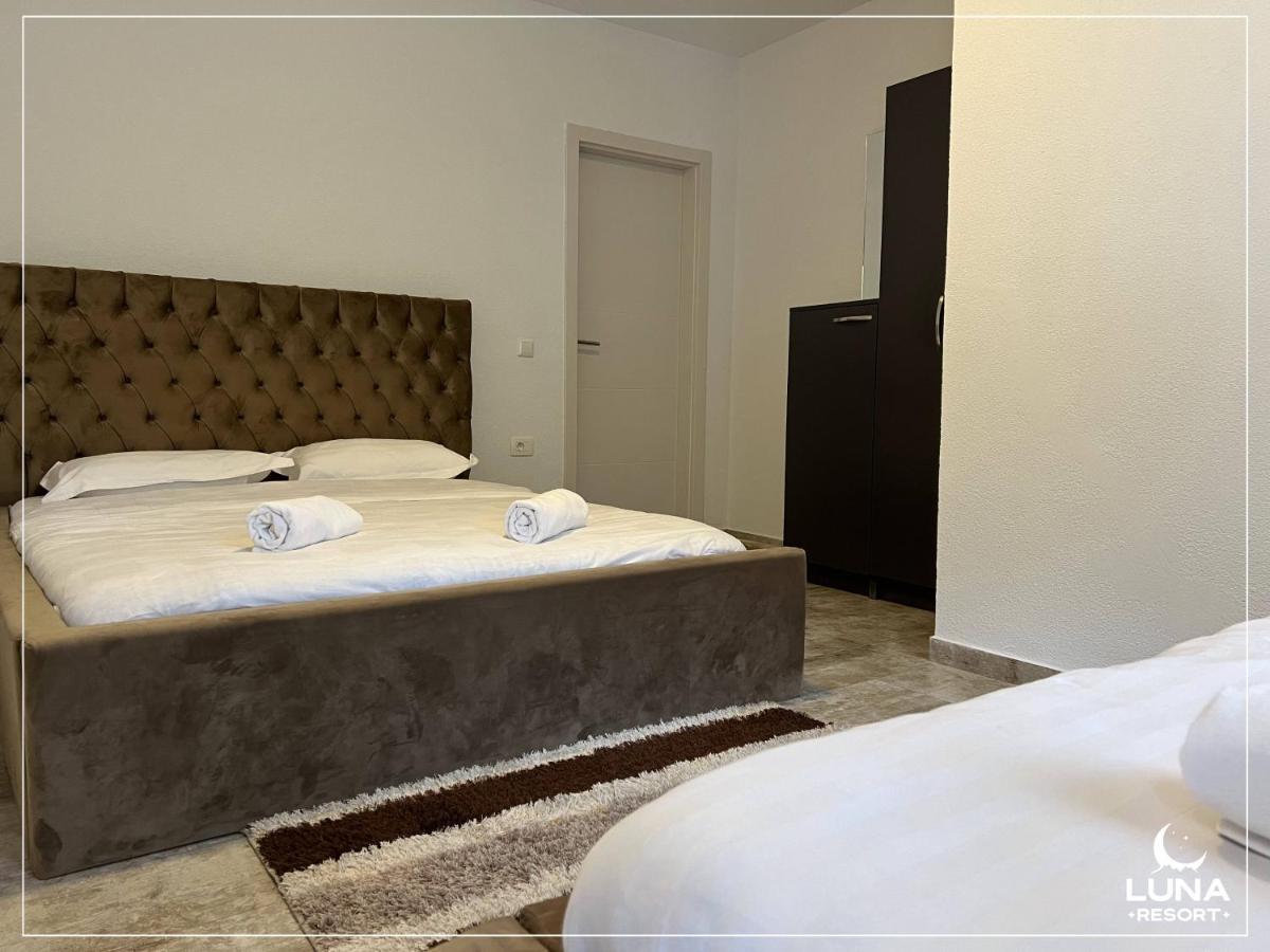 Luna Resort Печ Экстерьер фото