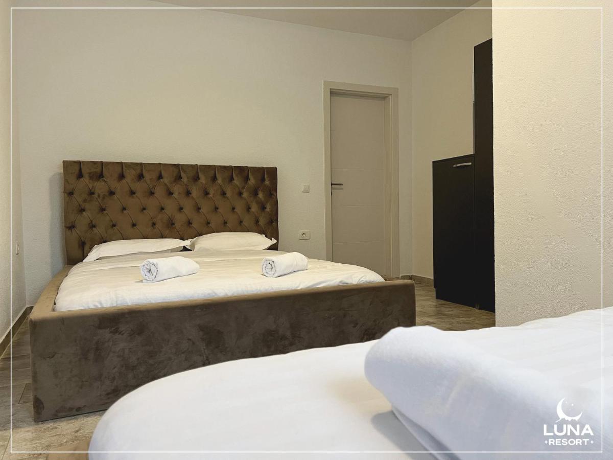 Luna Resort Печ Экстерьер фото