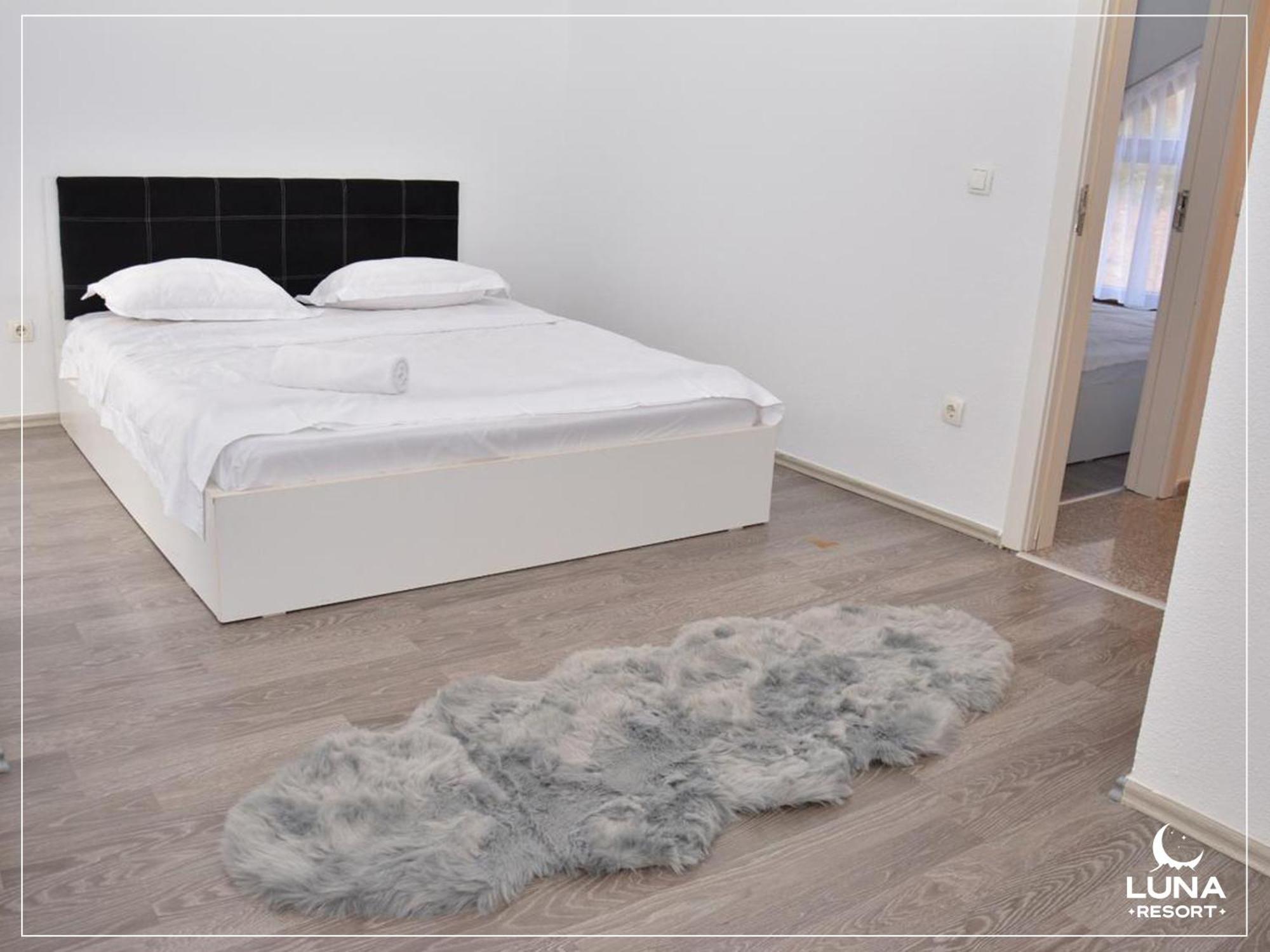 Luna Resort Печ Экстерьер фото