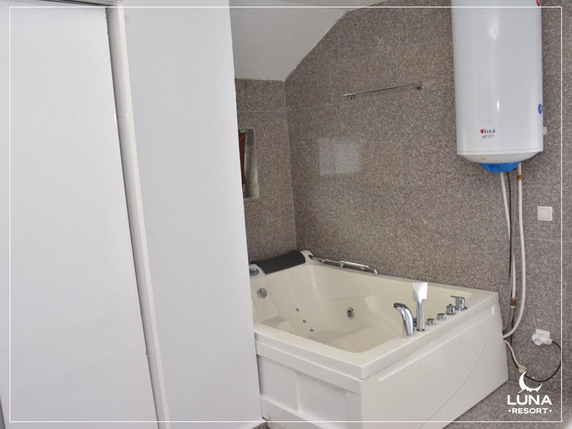 Luna Resort Печ Экстерьер фото
