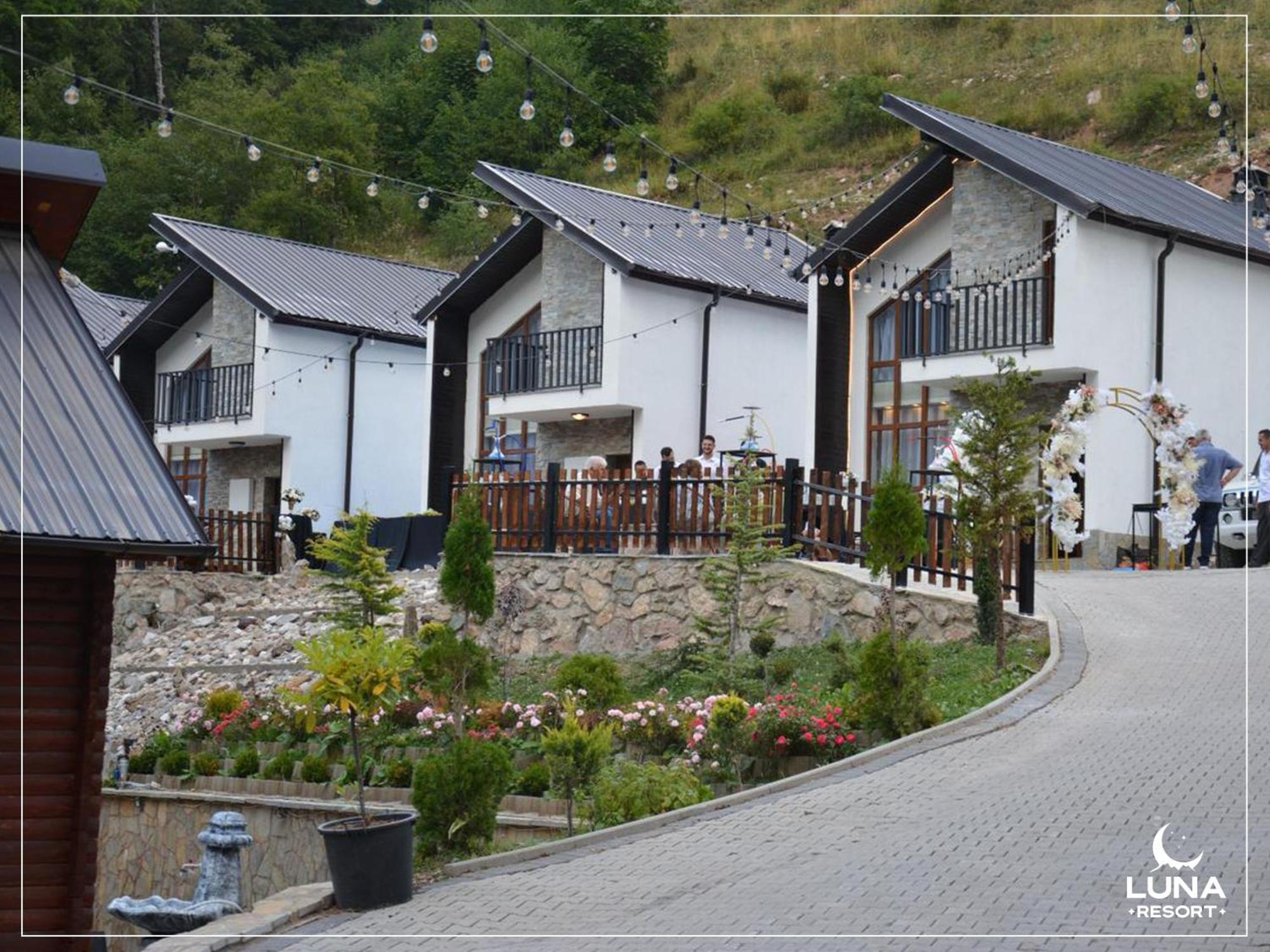 Luna Resort Печ Экстерьер фото